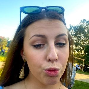 Meet your Posher, Amberlyn